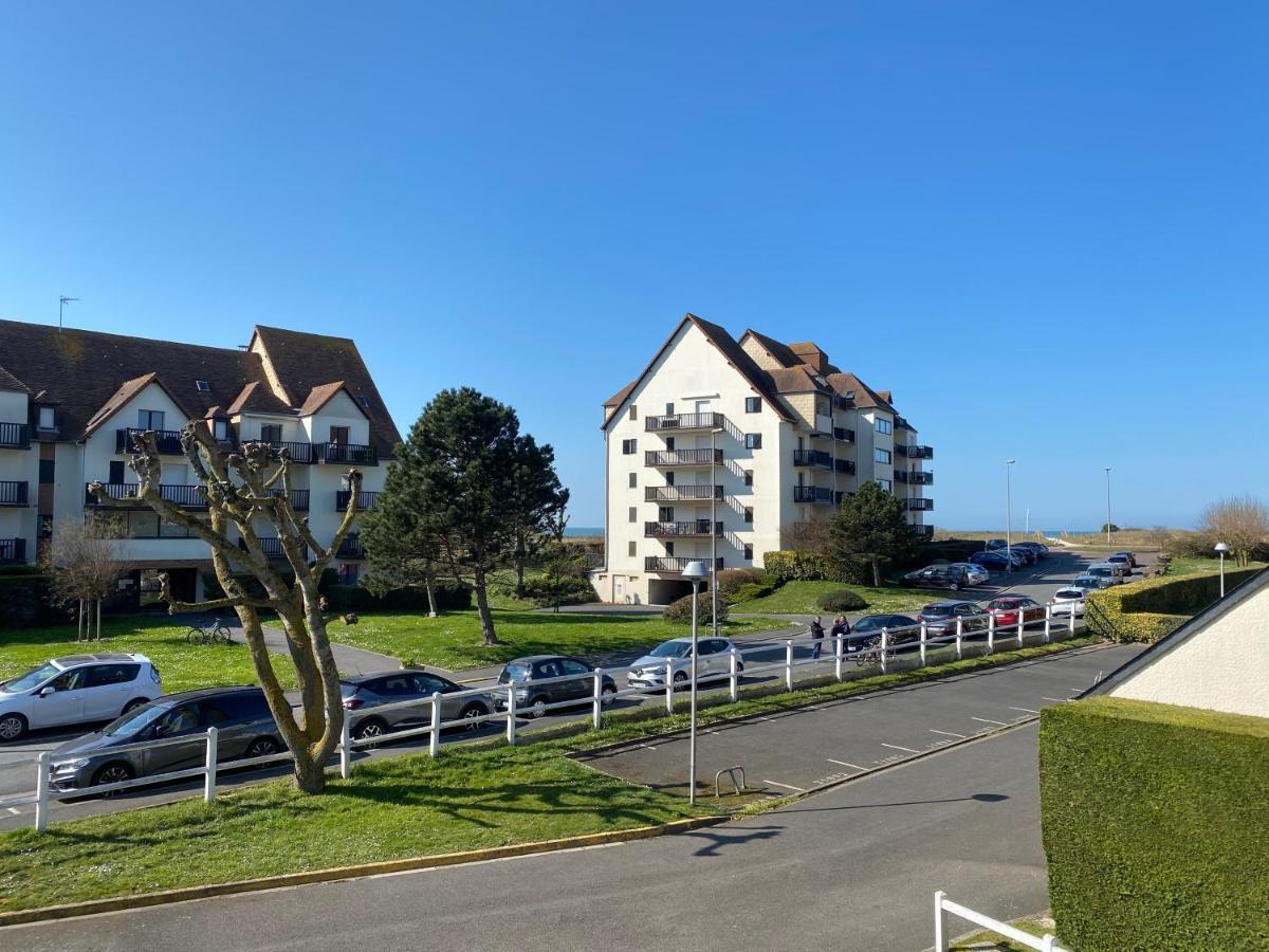 Cabourg T2 cosy avec accès direct plage Esterno foto